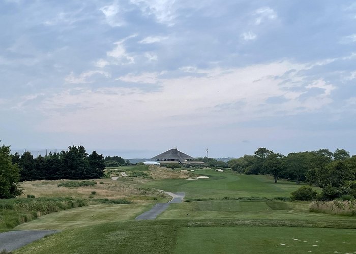 Montauk Downs State Park Golf Course 18th Hole from the tee box at Montauk Downs : r/golf photo