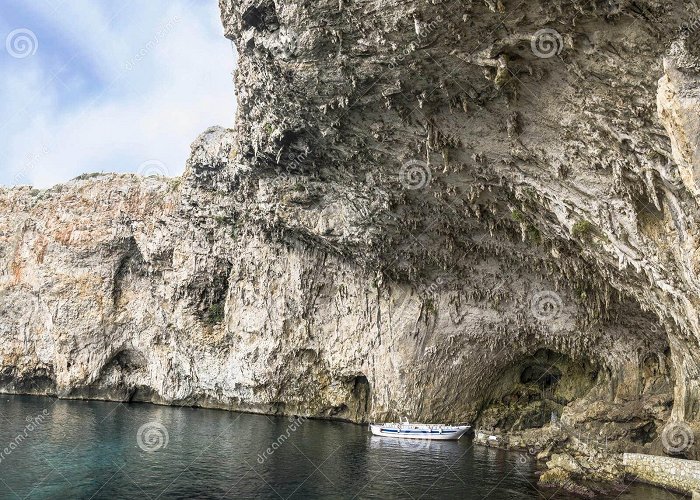 Grotta Zinzulusa Cave,grotta Zinzulusa,castro Panorama Stock Photo - Image of ... photo
