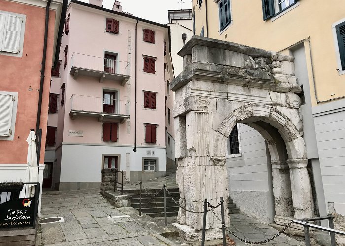 Arco di Riccardo Trieste, Italy - Arco di Riccardo : r/ancientrome photo