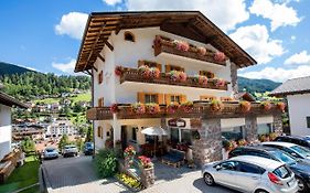Bed and Breakfast Garni Rives Ortisei Exterior photo
