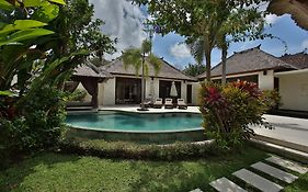 Mahagiri Villas & Spa Dreamland Uluwatu Exterior photo