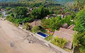 Krisna Bungalows And Restaurant Sekotong Exterior photo