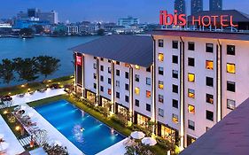 Hotel Ibis Bangkok Riverside Exterior photo