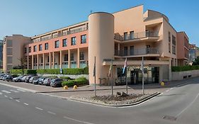 Hotel Nh Lecco Pontevecchio Exterior photo