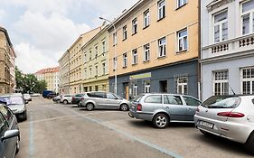 Hostel Easy Housing Praha Exterior photo