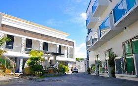 Eloisa Royal Suites Lapu-Lapu City Exterior photo