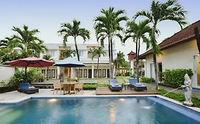 Bali Breezz Hotel Jimbaran Exterior photo