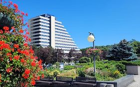 Hotel Cascade Most Exterior photo