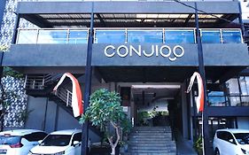 Conjioo Hotel Kuta Legian Exterior photo