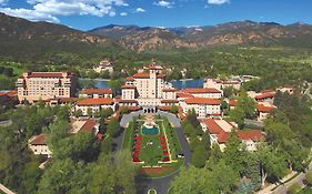 Hotel The Broadmoor Colorado Springs Exterior photo