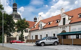 Hotel Olivův Pivovar Dolni Brezany Exterior photo