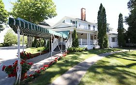 Colonial Inn Harbor Springs Exterior photo