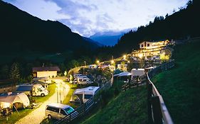 Hotel Camping Zoegghof San Leonardo in Passiria Exterior photo