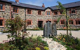 Decoy Country Cottages Navan Exterior photo