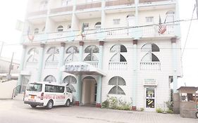 Hotel Le Chateau Douala Exterior photo