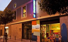 Amistat Beach Hostel Barcelona Exterior photo