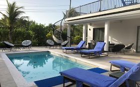 Blue Opal Villa Bed And Breakfast Providenciales Exterior photo