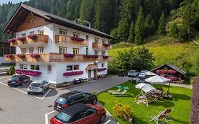 Hotel Garni Lanzinger Selva di Val Gardena Exterior photo