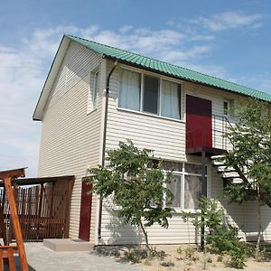 Hotel Kottedzhi "Family Rest" Kyrylivka Exterior photo