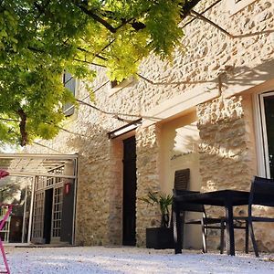 Bed and Breakfast La Bastide Des Arts Saumane-de-Vaucluse Exterior photo