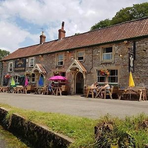 Hotel Plume Of Feathers Blagdon Exterior photo