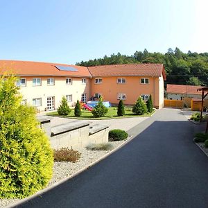 Černý Kocour Apart hotel Sarovy Exterior photo