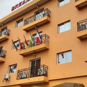 Dream'S Hotel Yaoundé Exterior photo