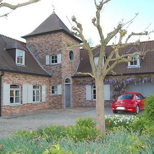 Bed and Breakfast A L'Ombre Du Frene Mouscron Exterior photo