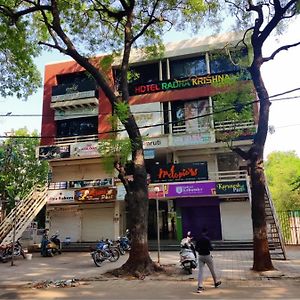 Hotel Radha Krishna Ānand Exterior photo