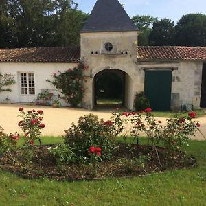 Bed and Breakfast Le Logis Du Plessis Chaniers Exterior photo