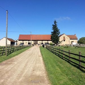 Bed and Breakfast Les Plumes De Fontenailles Martigny-le-Comte Exterior photo