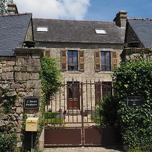 Bed and Breakfast L'Ancien Presbytere Lescouet-Gouarec Exterior photo