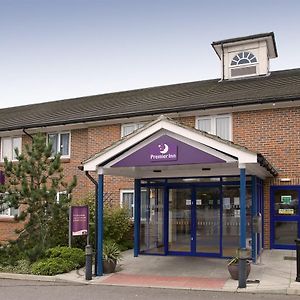 Premier Inn Basildon Rayleigh Exterior photo