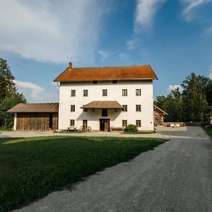 Vila Veranstaltungszentrum Pruehmuehle Mit Schlafplaetzen Eggenfelden Exterior photo