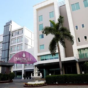 Hotel Miracle Suvarnabhumi Airport Bang Phli Exterior photo