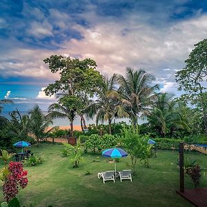 Bed and Breakfast Oasis Bluff Beach Bocas del Toro Exterior photo