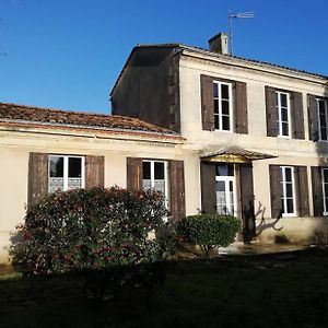 Vila Belle Demeure Avec Espaces Verts Gauriac Exterior photo