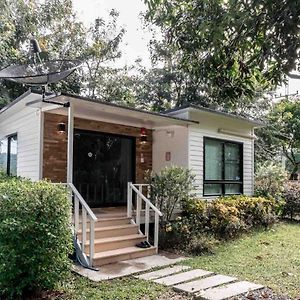 Summer Resort In Nakhon Nayok Exterior photo