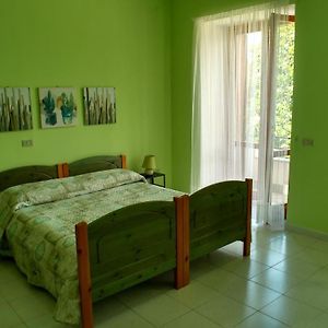 Bed and Breakfast La Magnolia Sul Lago Campolattaro Exterior photo