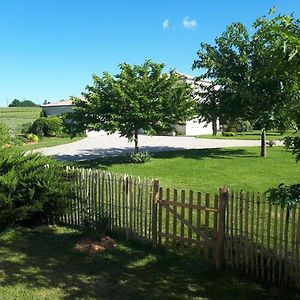 Vila La Roulotte De Glorit Bourg-sur-Gironde Exterior photo