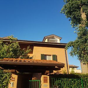 Hotel La Quercia Fiorita Trivolzio Exterior photo