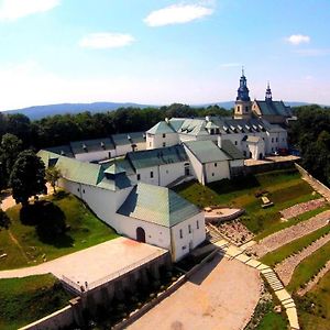 Bed and Breakfast Karczowka Klasztor Kielce Exterior photo