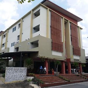 Aparthotel Tongprasit Place Nakhonratchasima Exterior photo