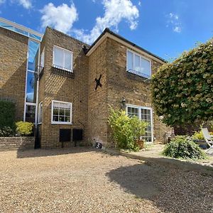 Apartmán Delf Stream, Close To Town With Lovely Sunny Terrace Sandwich Exterior photo