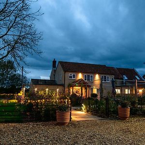 Bed and Breakfast The Three Horseshoes Briston Exterior photo