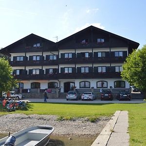 Hotel Gaestehaus Gruenaeugl Am See Gstadt am Chiemsee Exterior photo