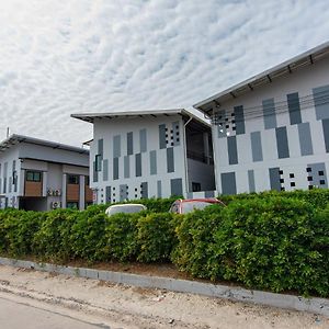 Hotel Matini Klong1 Rangsit Exterior photo