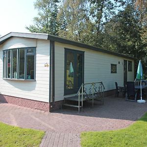 Vila Detached Chalet With A Dishwasher At 21 Km. From Leeuwarden Suameer Exterior photo