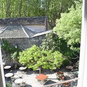 Bed and Breakfast La Figuiere Fontaine De Vaucluse Exterior photo