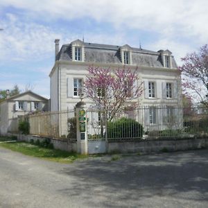 Hotel Domaine De Berthegille Sablonceaux Exterior photo